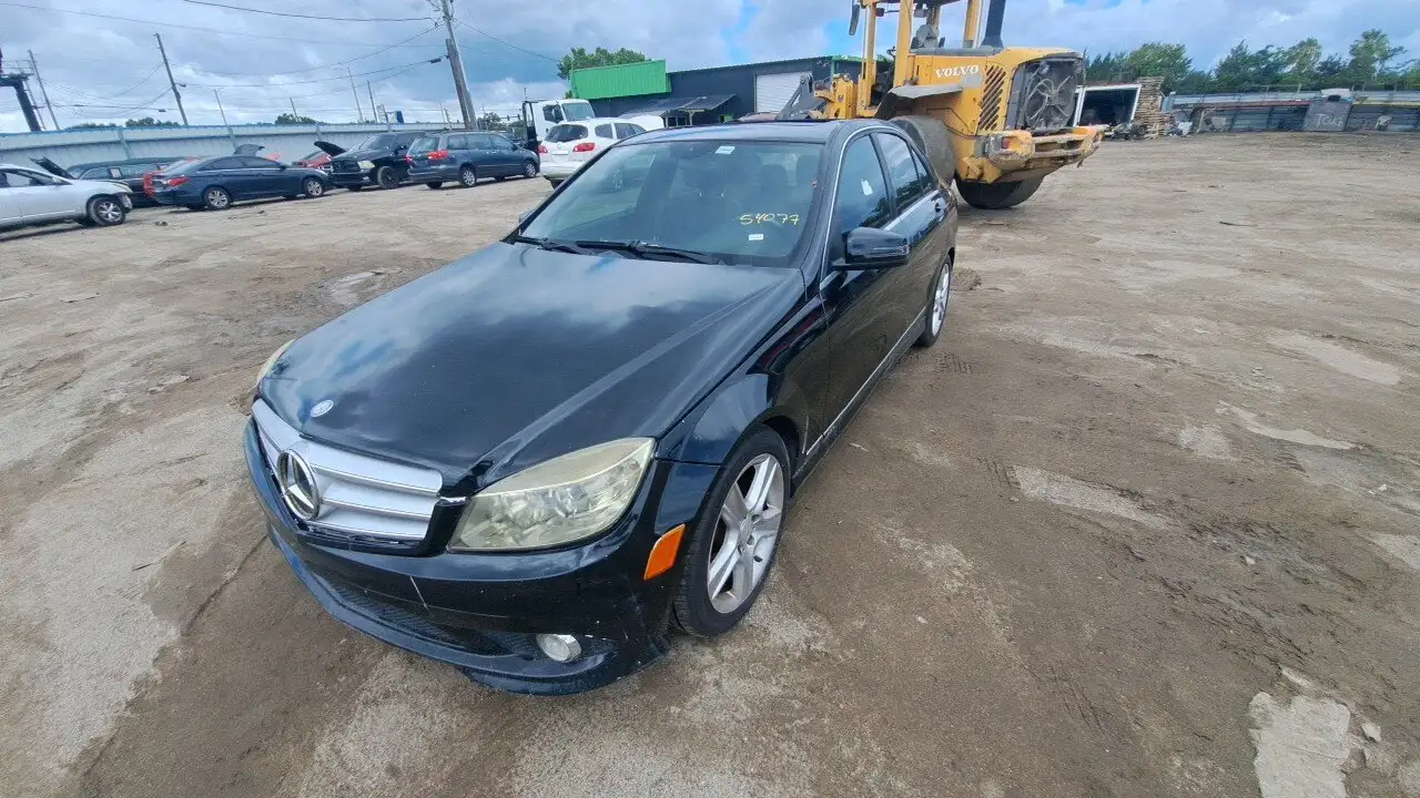 Photo of 2010 Mercedes-Benz C300
