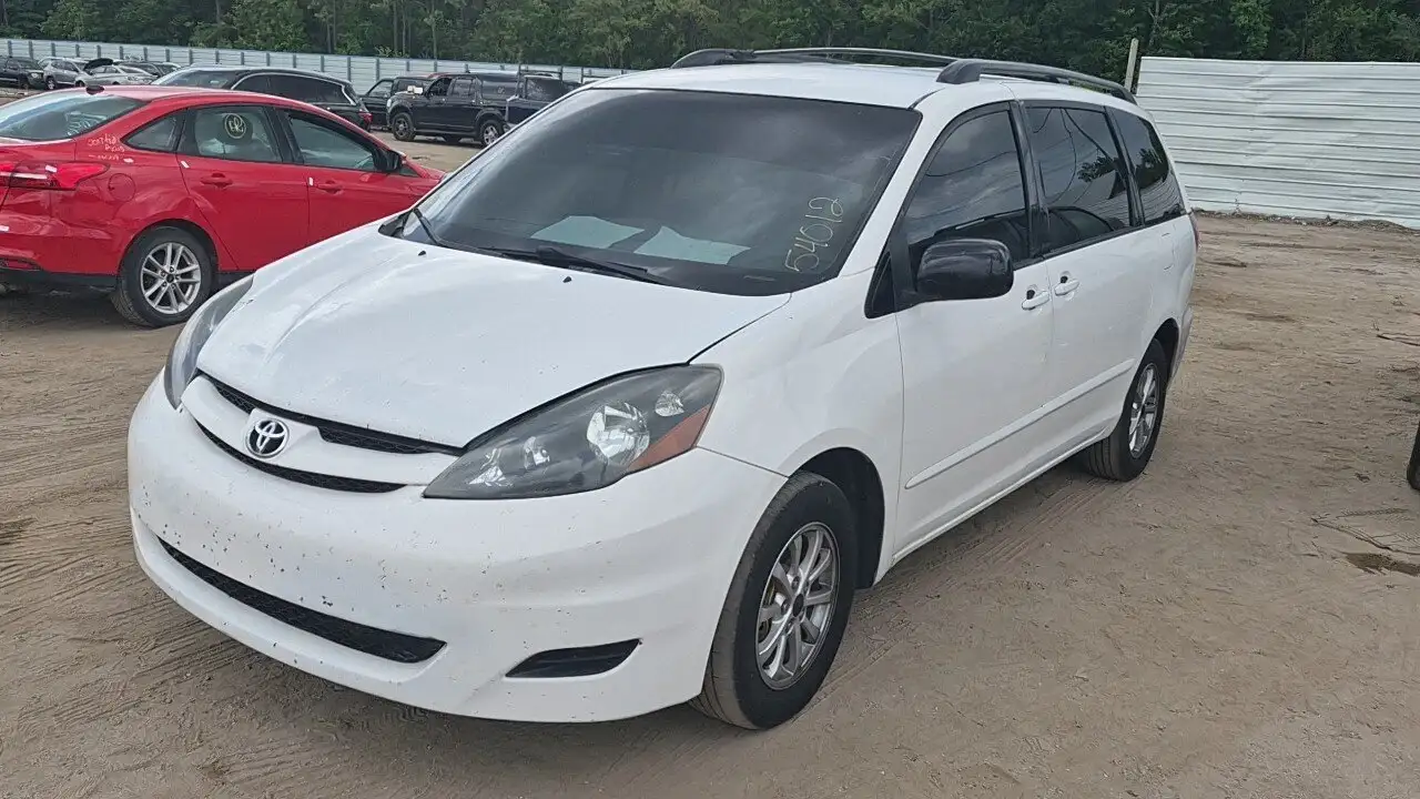 Photo of 2006 Toyota Sienna
