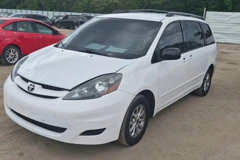 Photo of 2006 Toyota Sienna