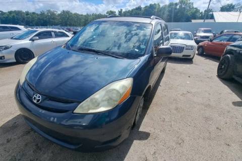 Photo of 2008 Toyota Sienna