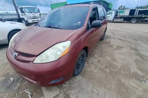 Photo of 2008 Toyota Sienna