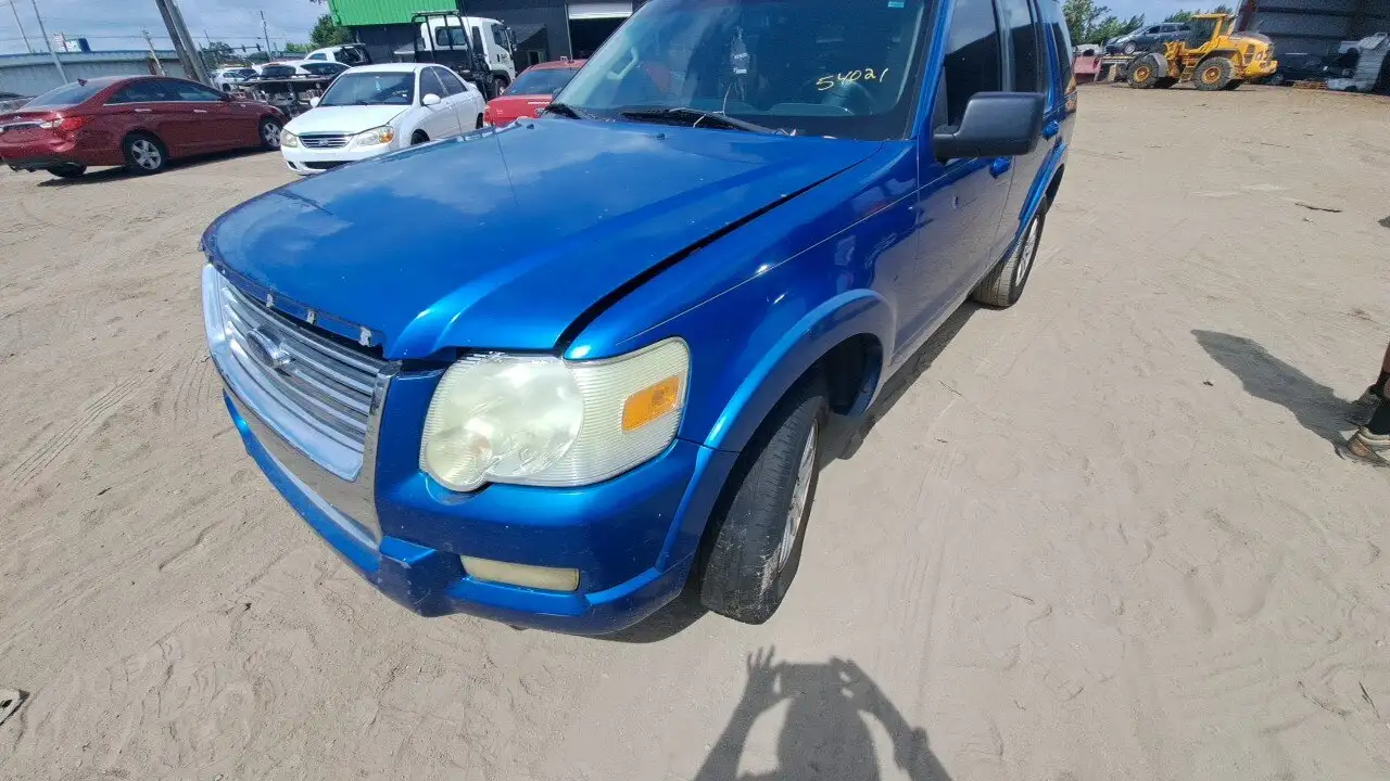 Photo of 2010 Ford Explorer