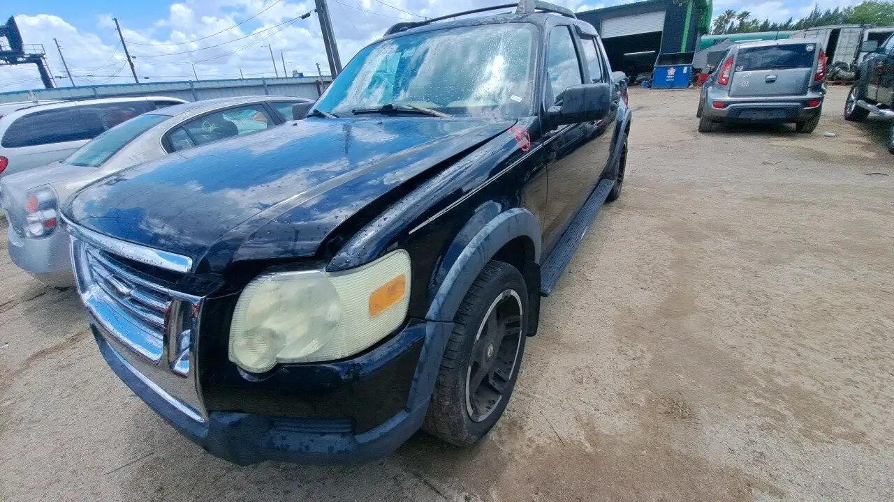 Photo of 2007 Ford Explorer Sport Trac