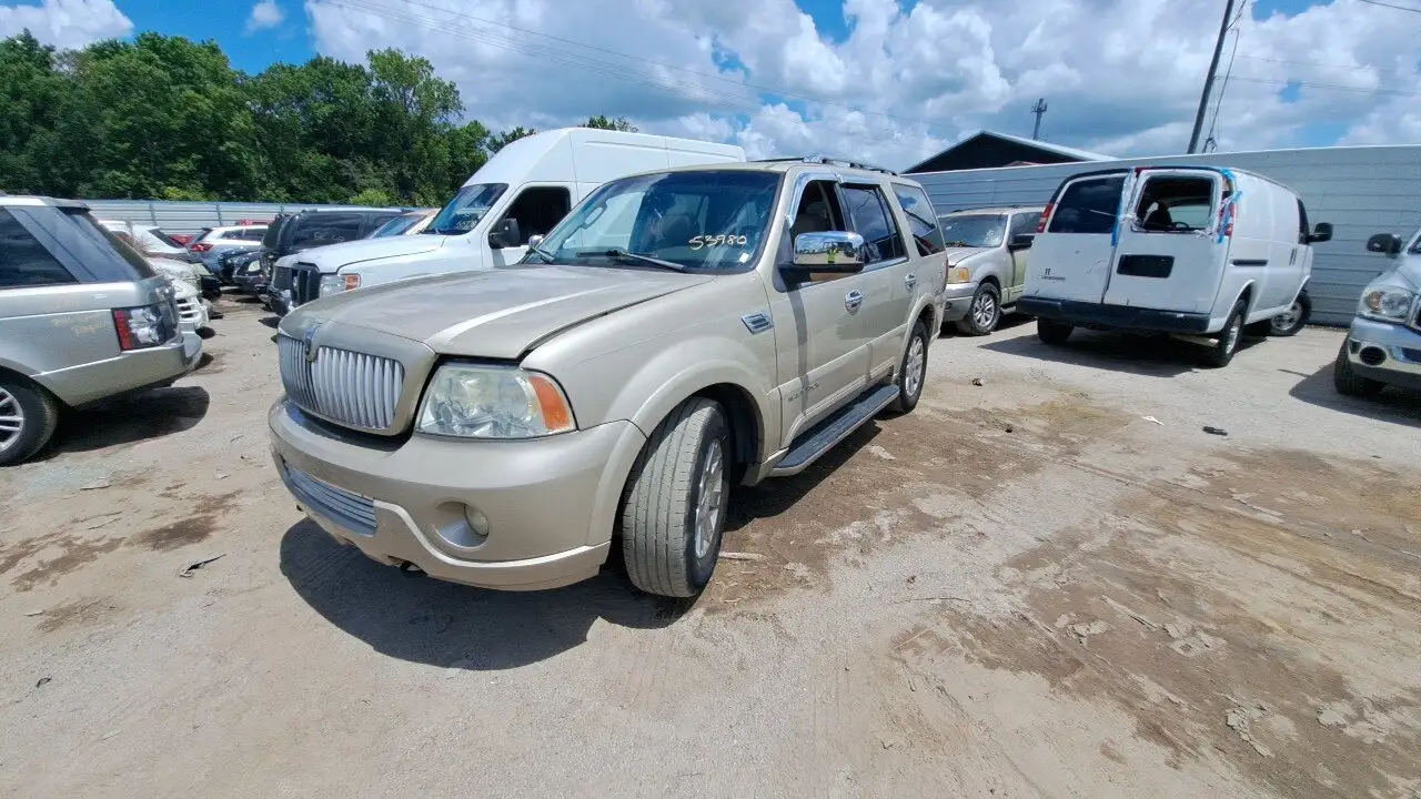 Photo of 2004 Lincoln Navigator