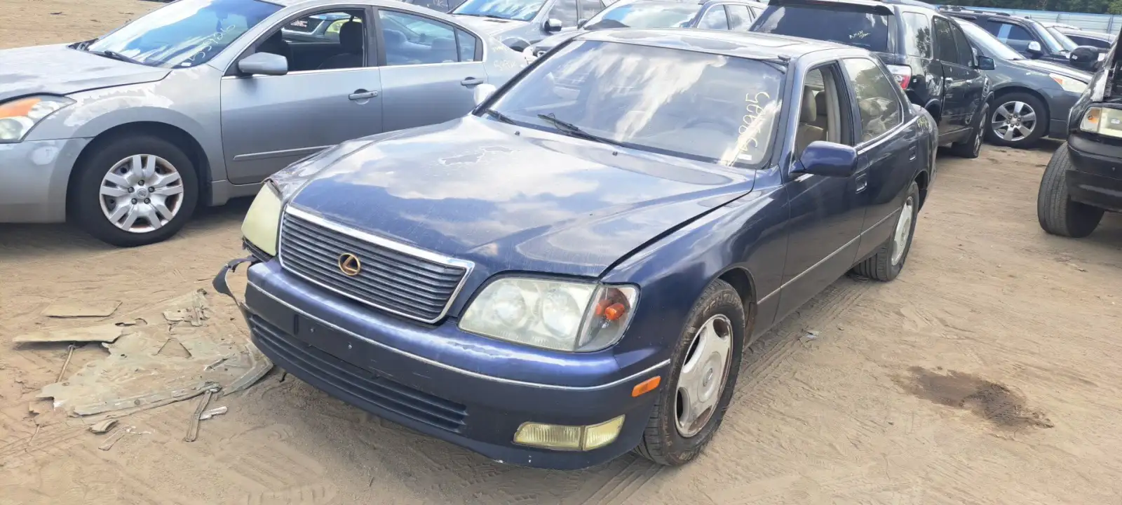 Photo of 1999 Lexus Ls400