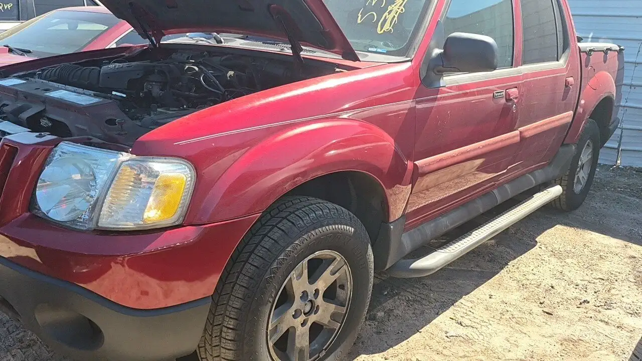Photo of 2005 Ford Explorer Sport Trac