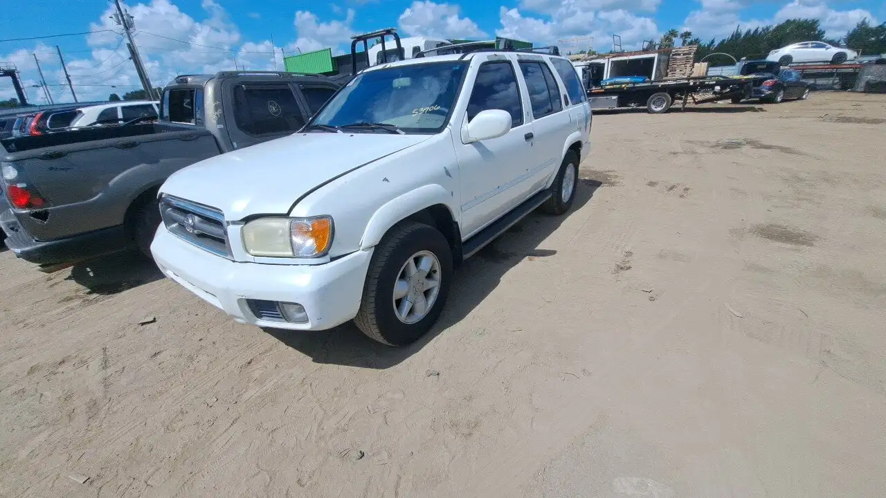 Photo of 2001 Nissan Pathfinder