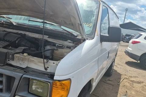 Photo of 2006 Ford E-250
