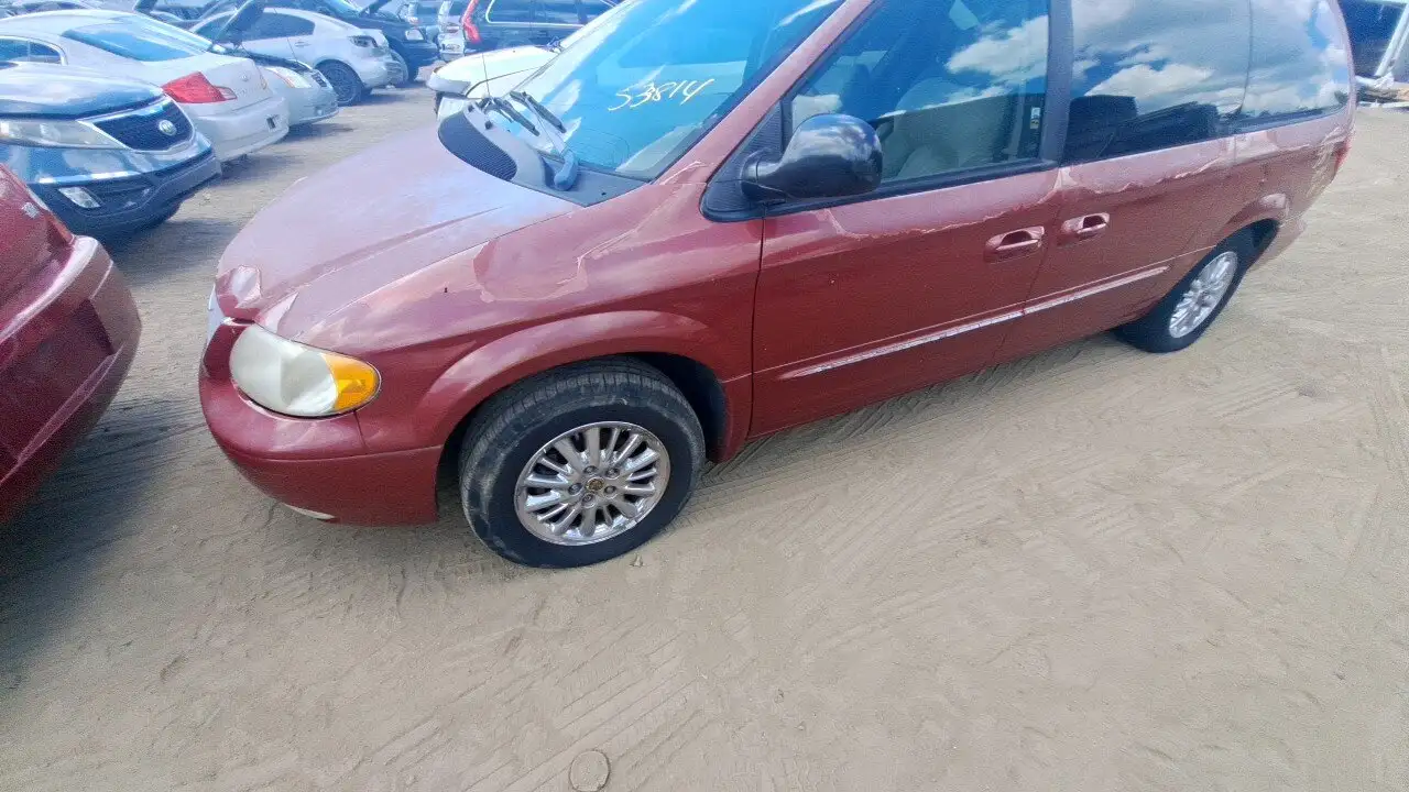 Photo of 2002 Chrysler Town & Country