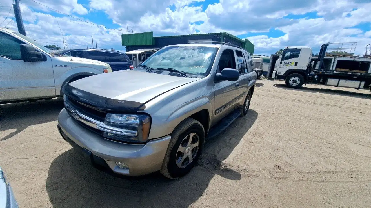 Photo of 2002 Chevrolet Trailblazer