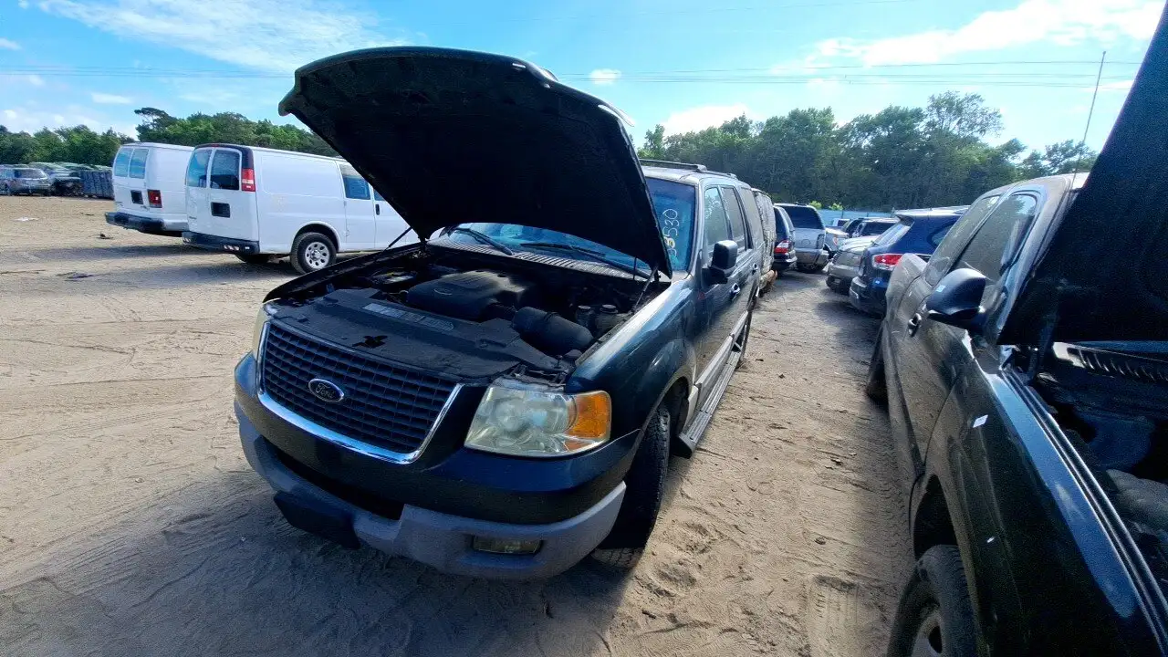 Photo of 2003 Ford Expedition