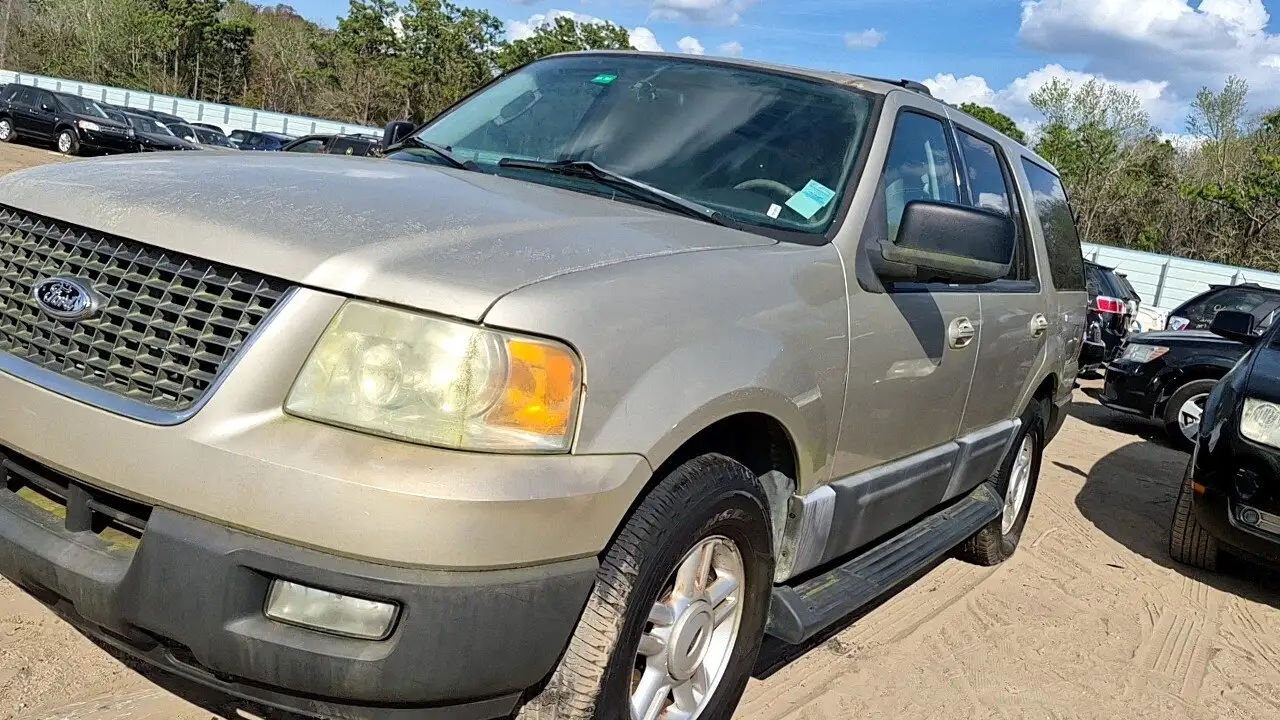 Photo of 2004 Ford Expedition
