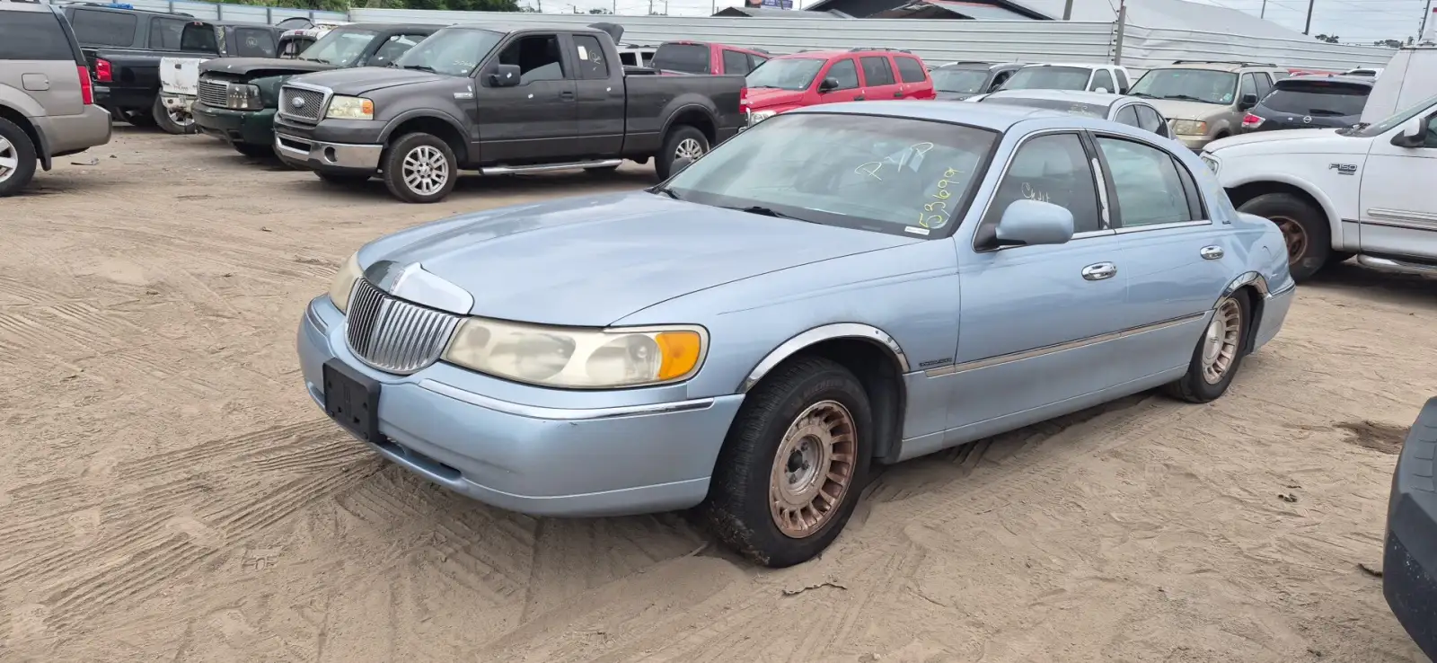 Photo of 1998 Lincoln Town Car
