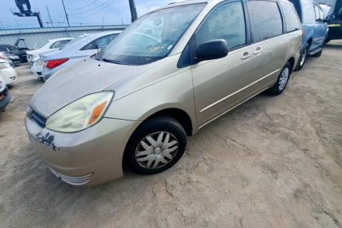 Photo of 2004 Toyota Sienna