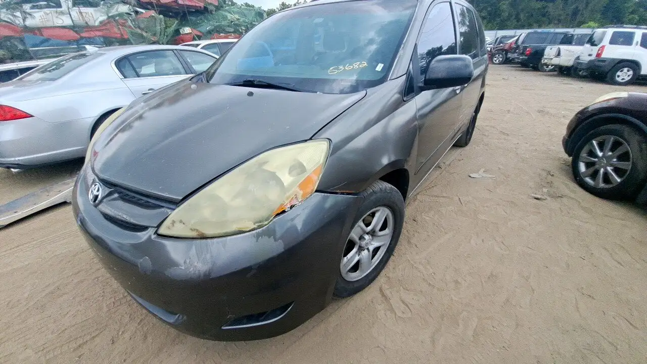 Photo of 2006 Toyota Sienna