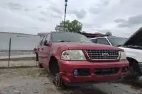 Photo of 2004 Ford Explorer