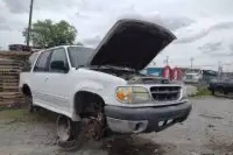 Photo of 1999 Ford Explorer
