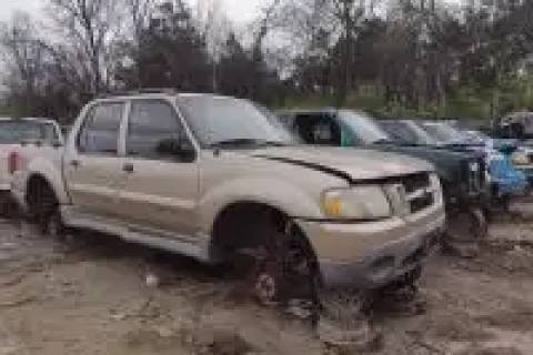 Photo of 2003 Ford Explorer Sport Trac