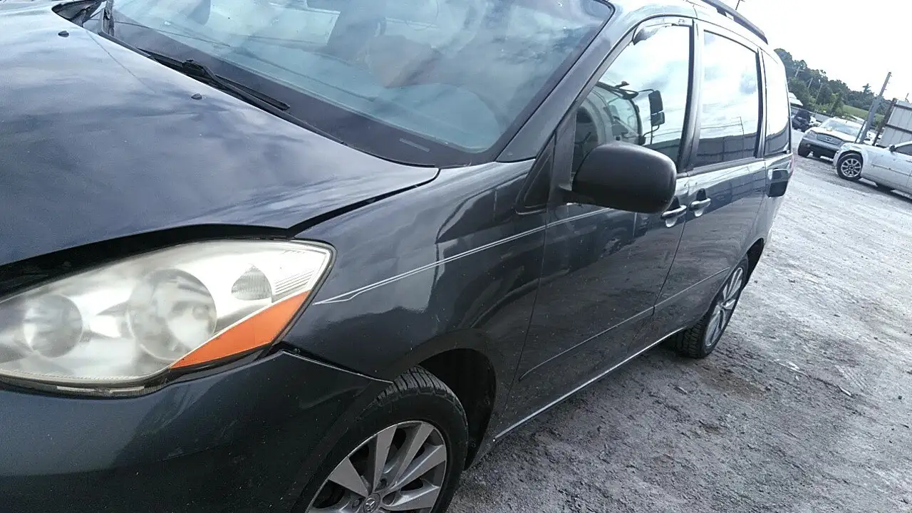 Photo of 2006 Toyota Sienna