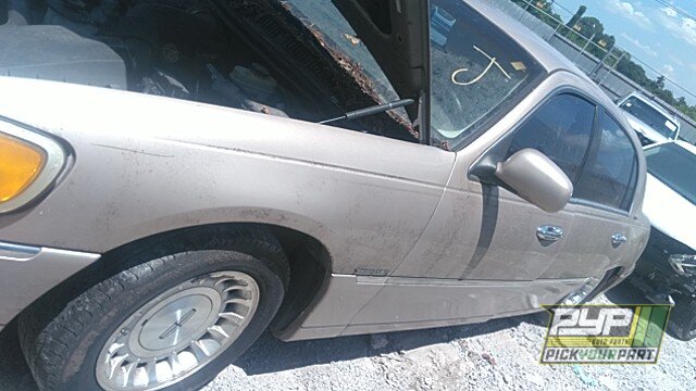 Photo of 1998 Lincoln Town Car
