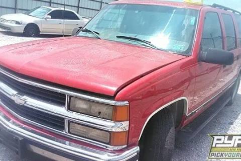 Photo of 1999 Chevrolet C1500 Suburban
