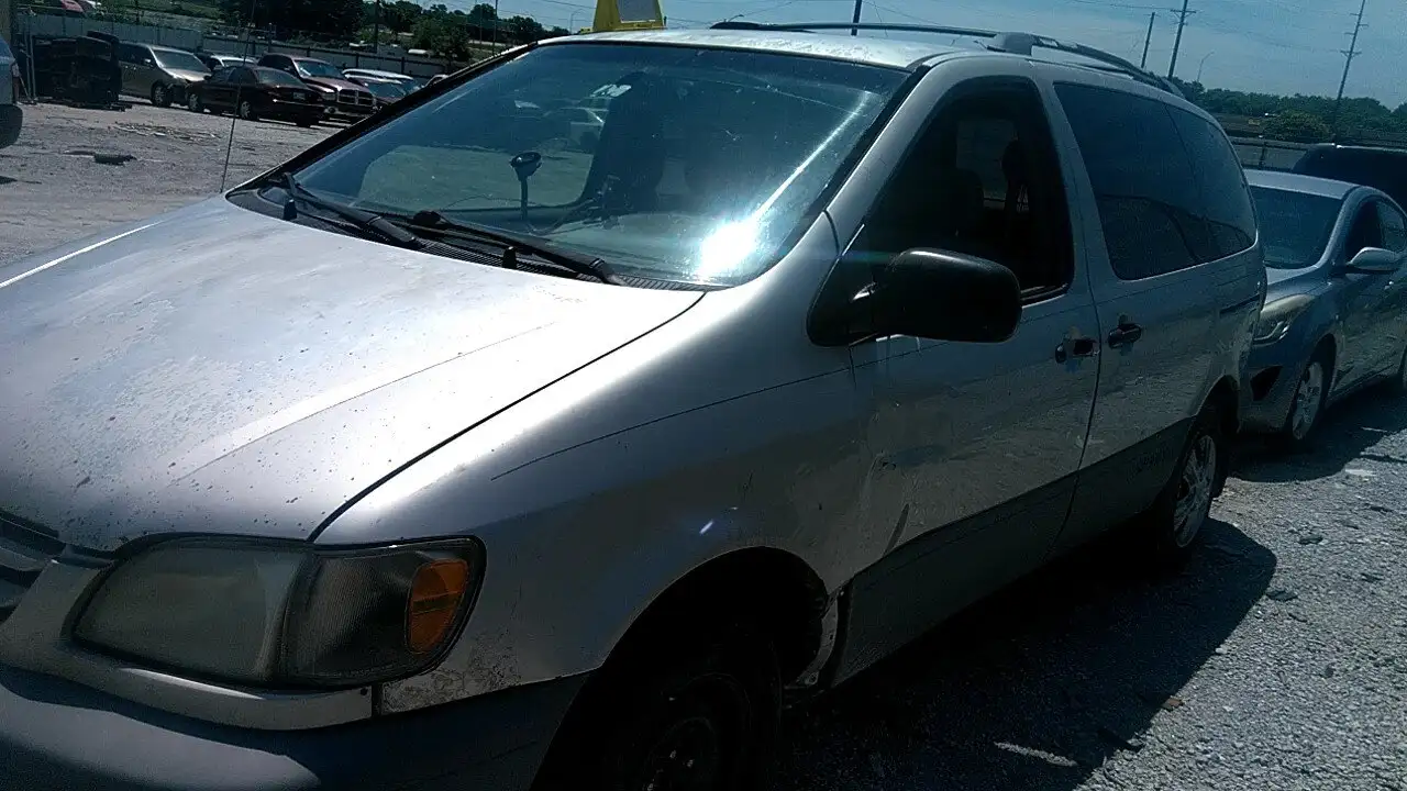 Photo of 2002 Toyota Sienna