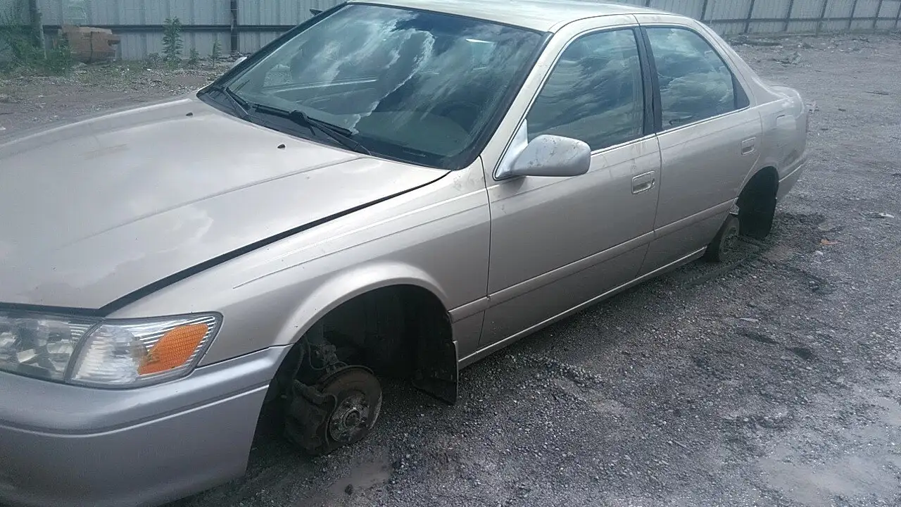 Photo of 2000 Toyota Camry