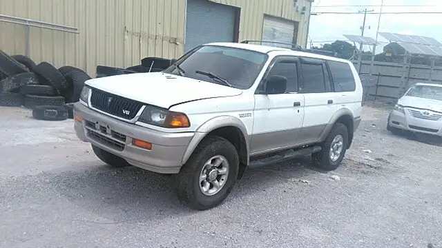 Photo of 1998 Mitsubishi Montero Sport