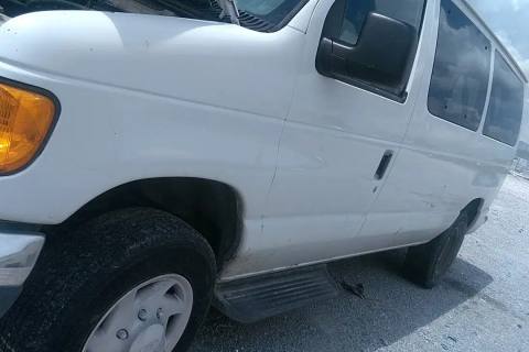 Photo of 2006 Ford E-350 Super Duty