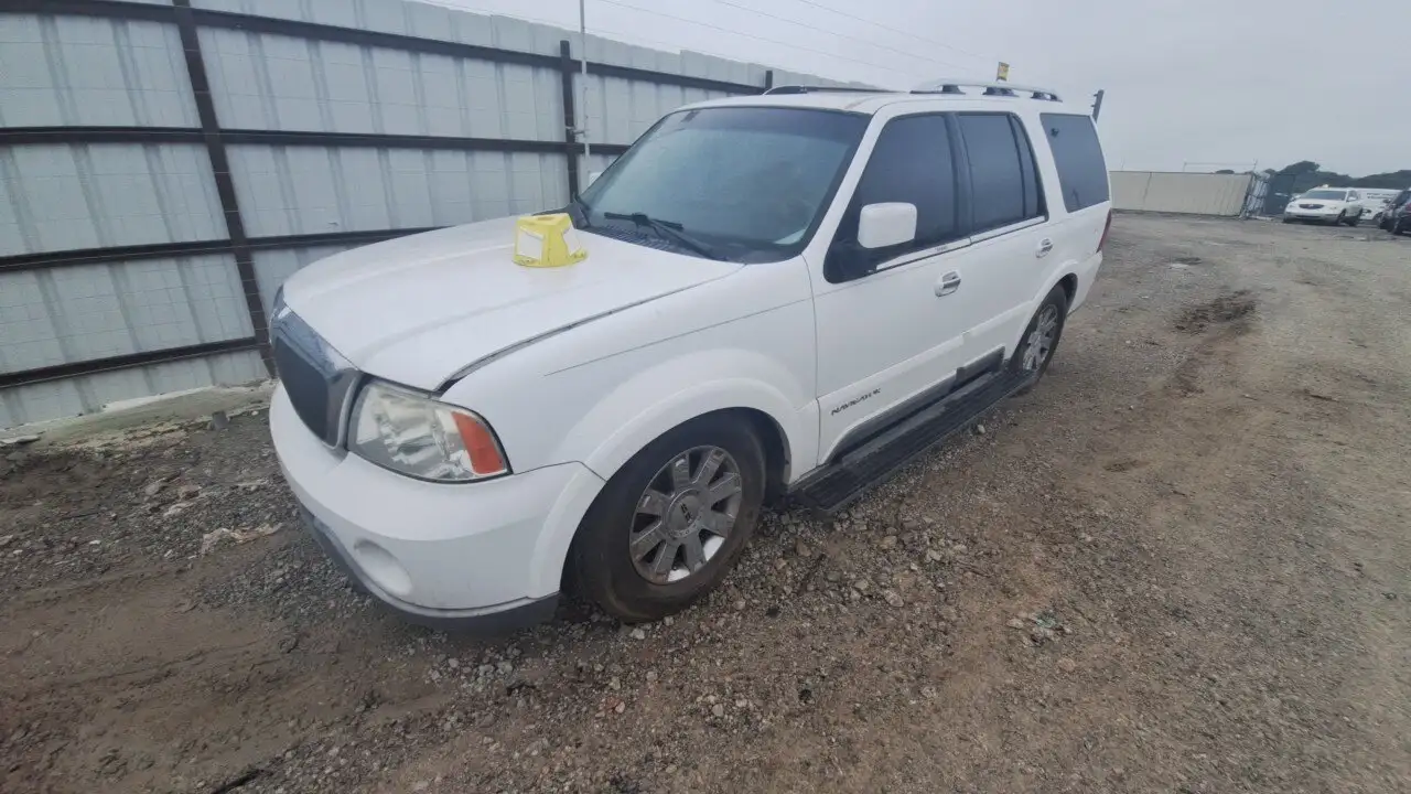 Photo of 2003 Lincoln Navigator