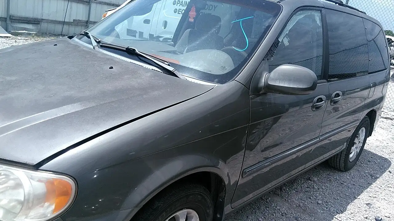 Photo of 2005 Kia Sedona
