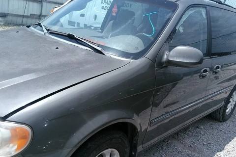 Photo of 2005 Kia Sedona