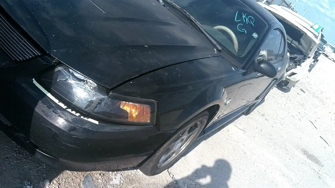 Photo of 2004 Ford Mustang