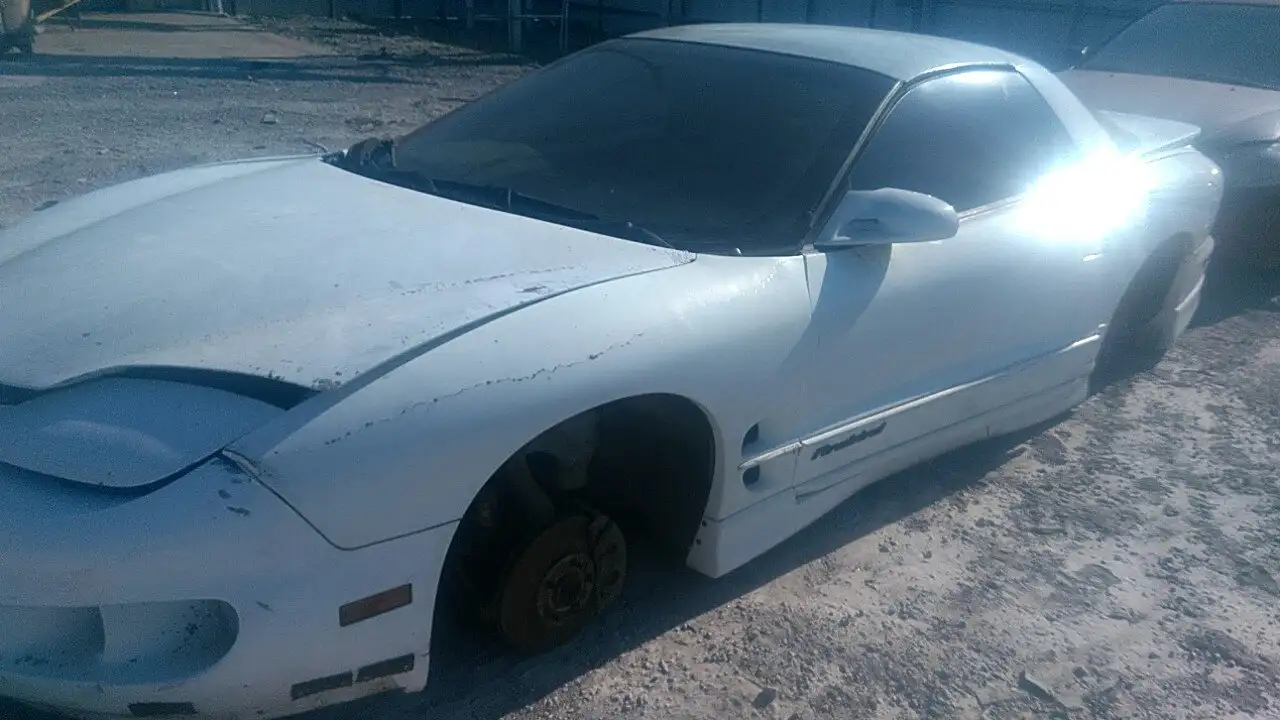 Photo of 2000 Pontiac Firebird