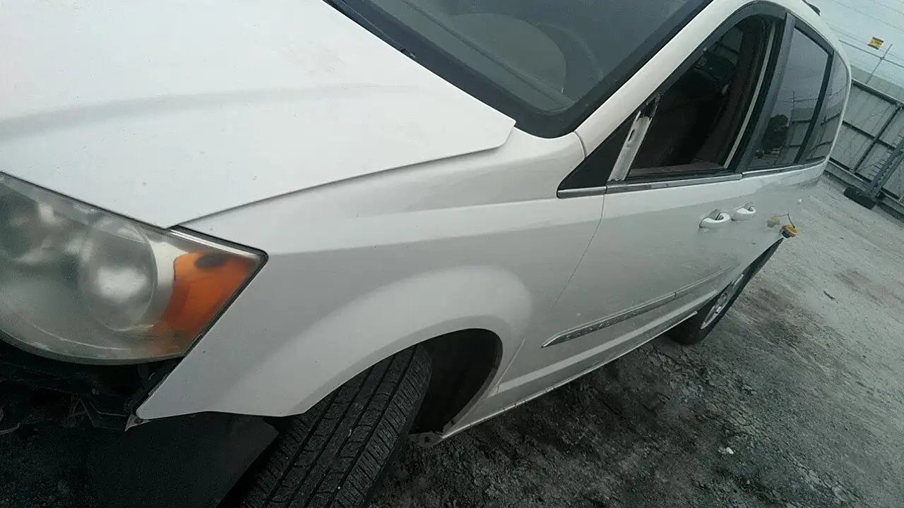 Photo of 2012 Chrysler Town & Country