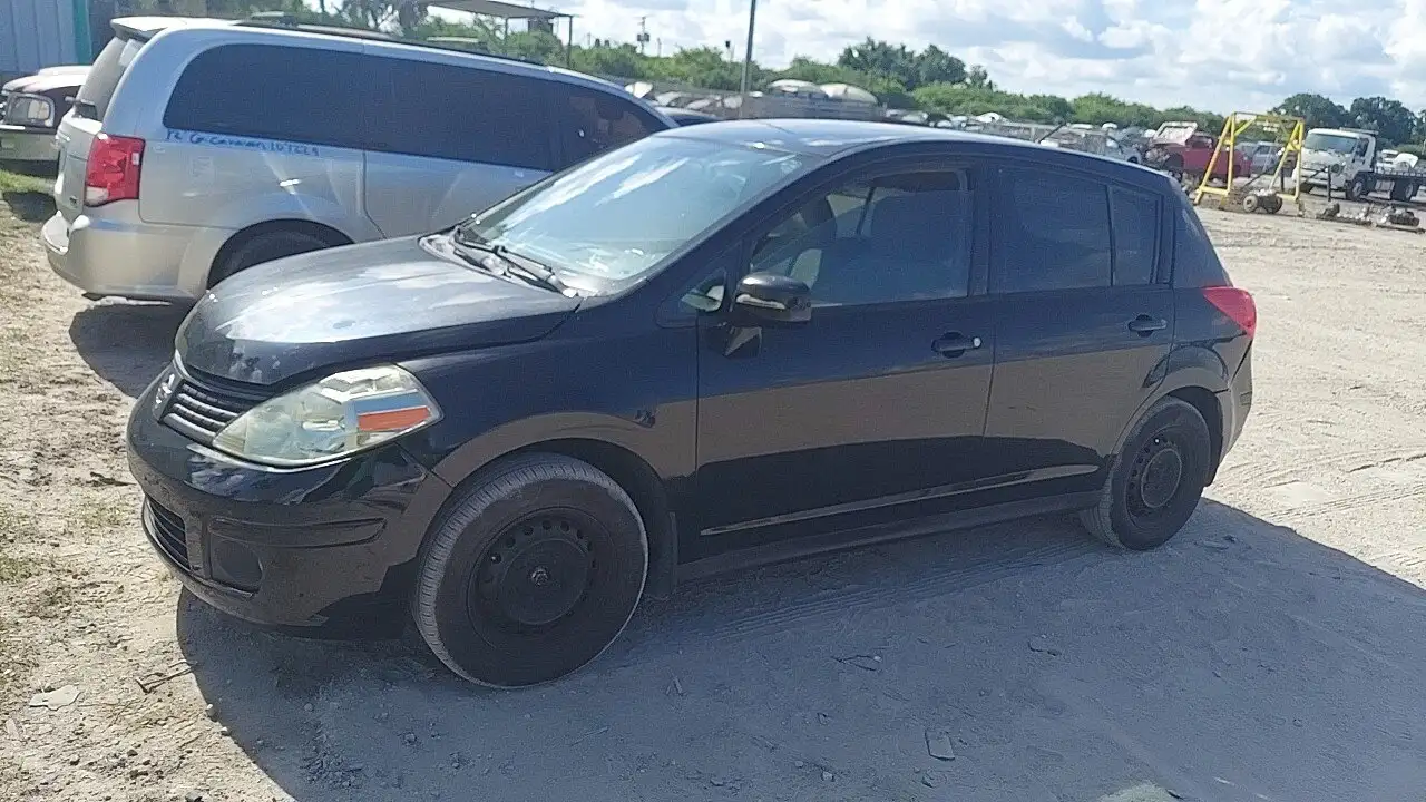 Photo of 2009 Nissan Versa