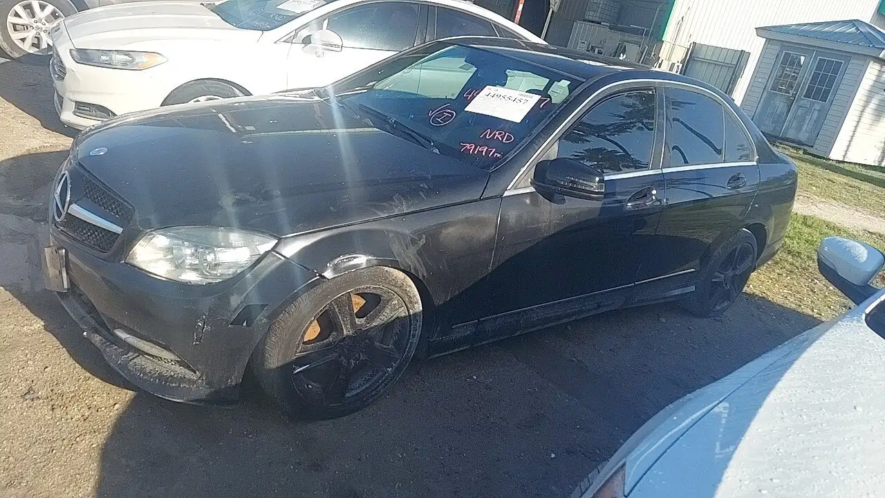 Photo of 2011 Mercedes-Benz C300