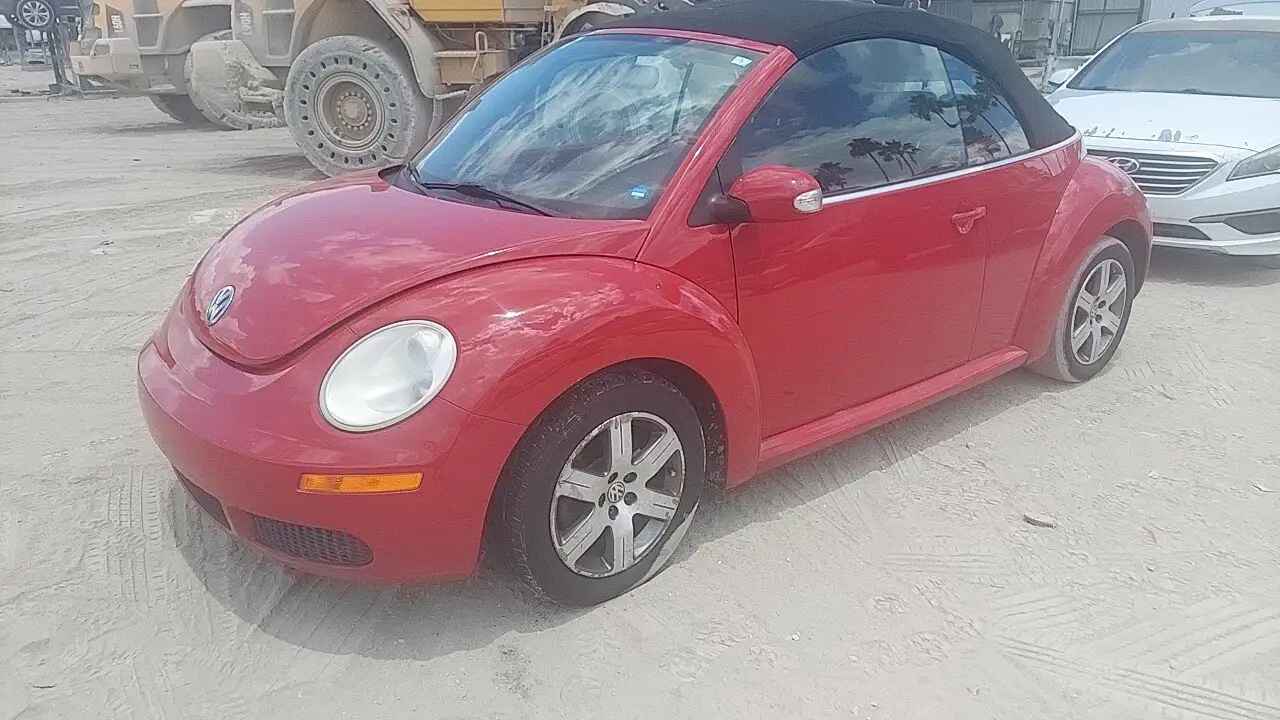 Photo of 2006 Volkswagen Beetle