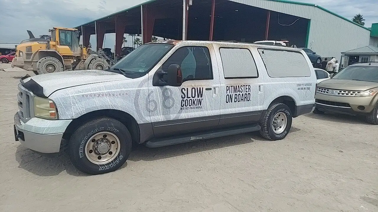 Photo of 2005 Ford Excursion