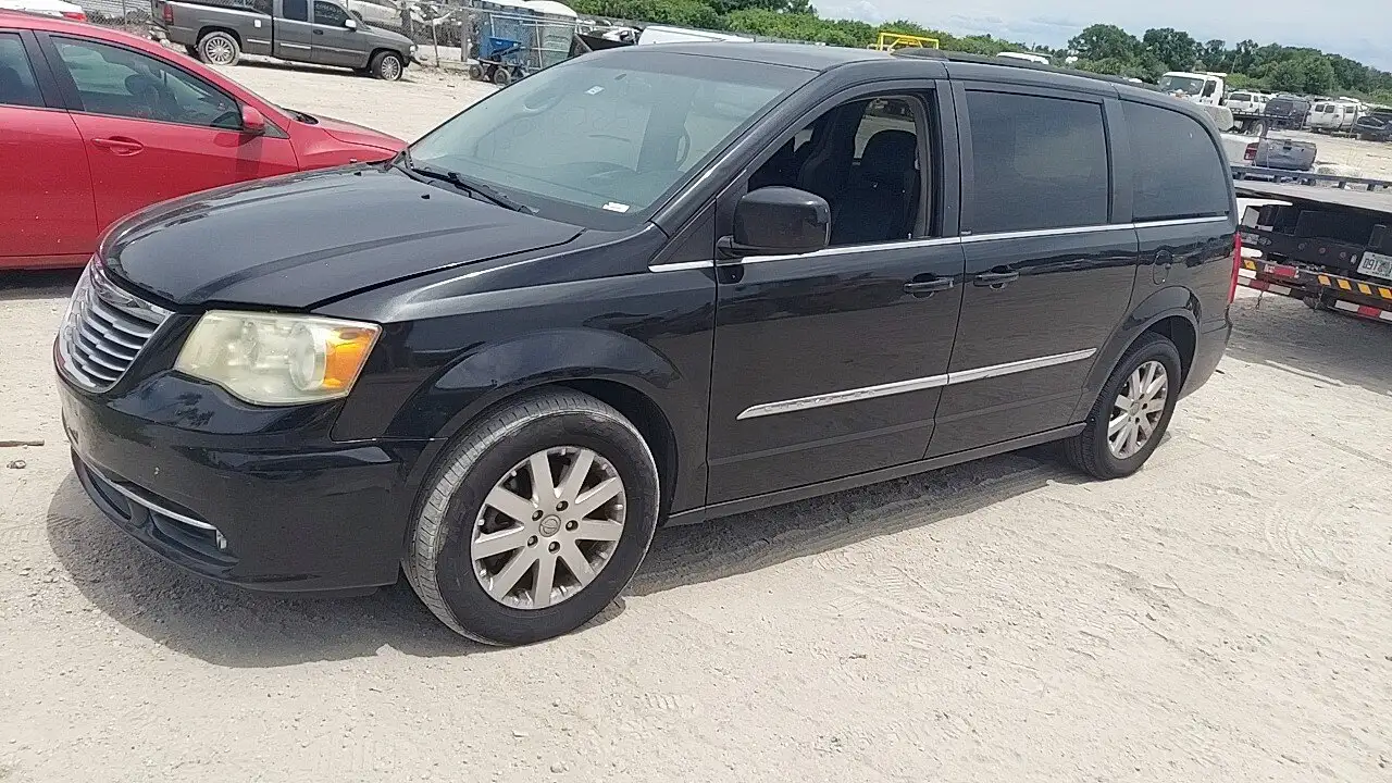 Photo of 2012 Chrysler Town & Country