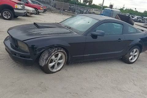 Photo of 2005 Ford Mustang