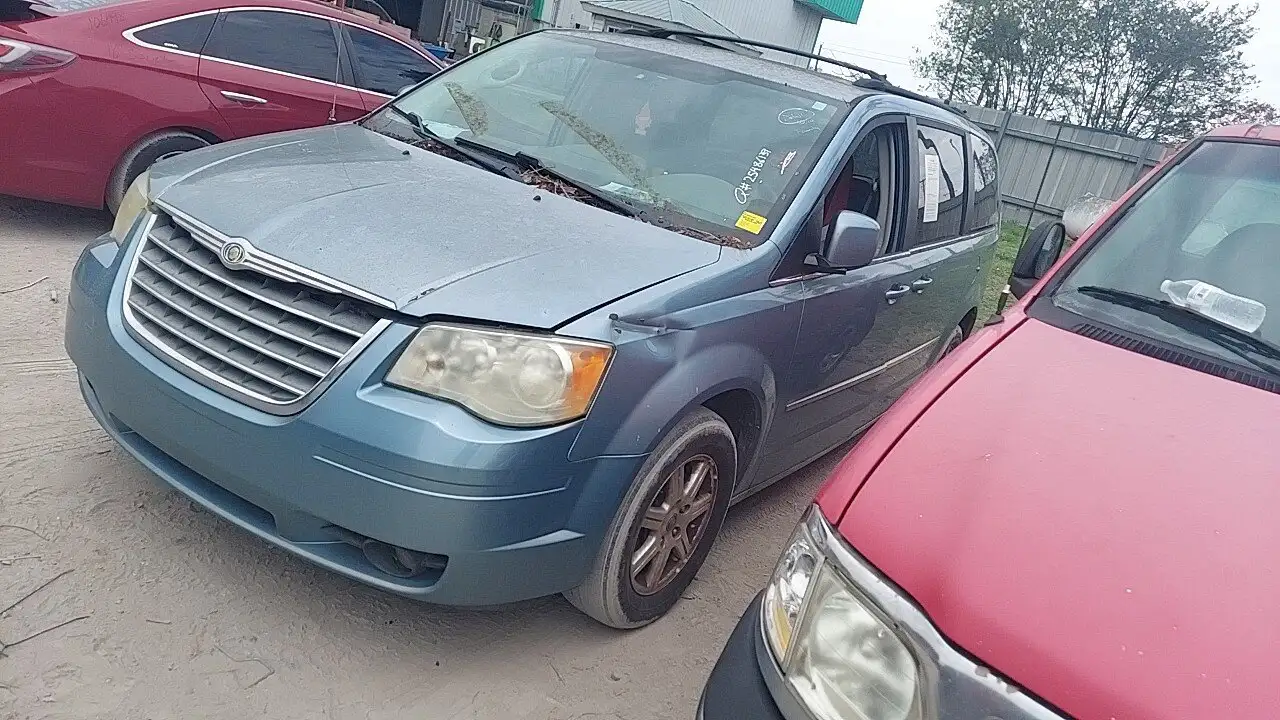 Photo of 2009 Chrysler Town & Country