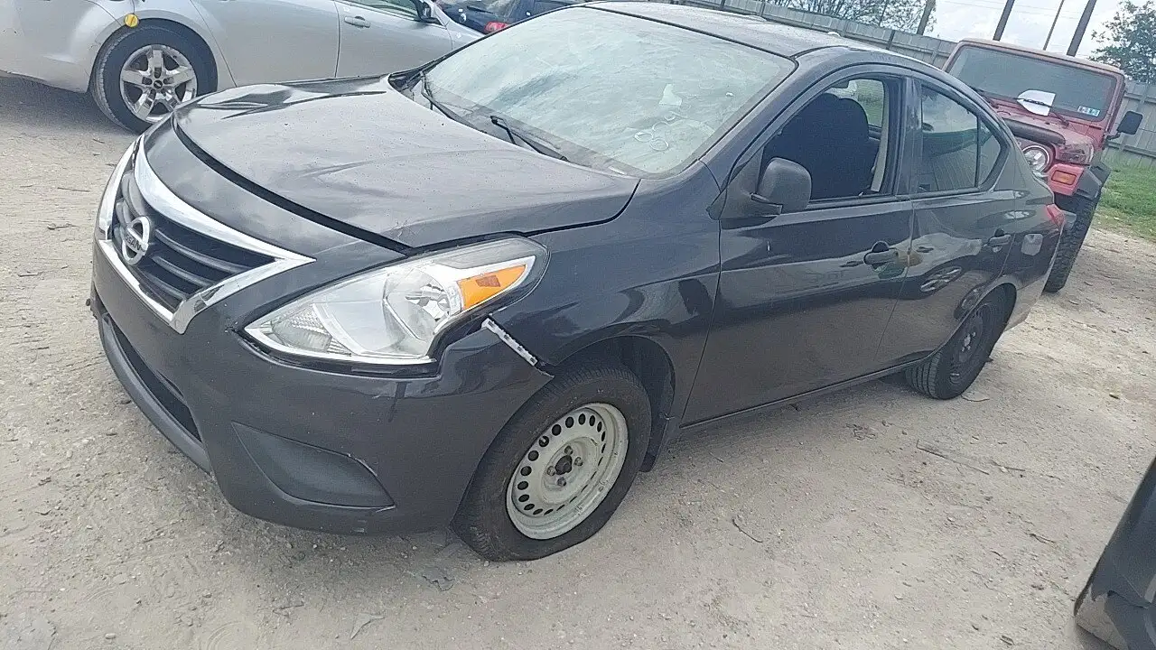 Photo of 2015 Nissan Versa