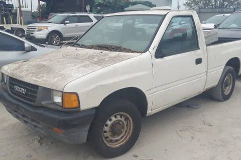 Photo of 1995 Isuzu Pickup
