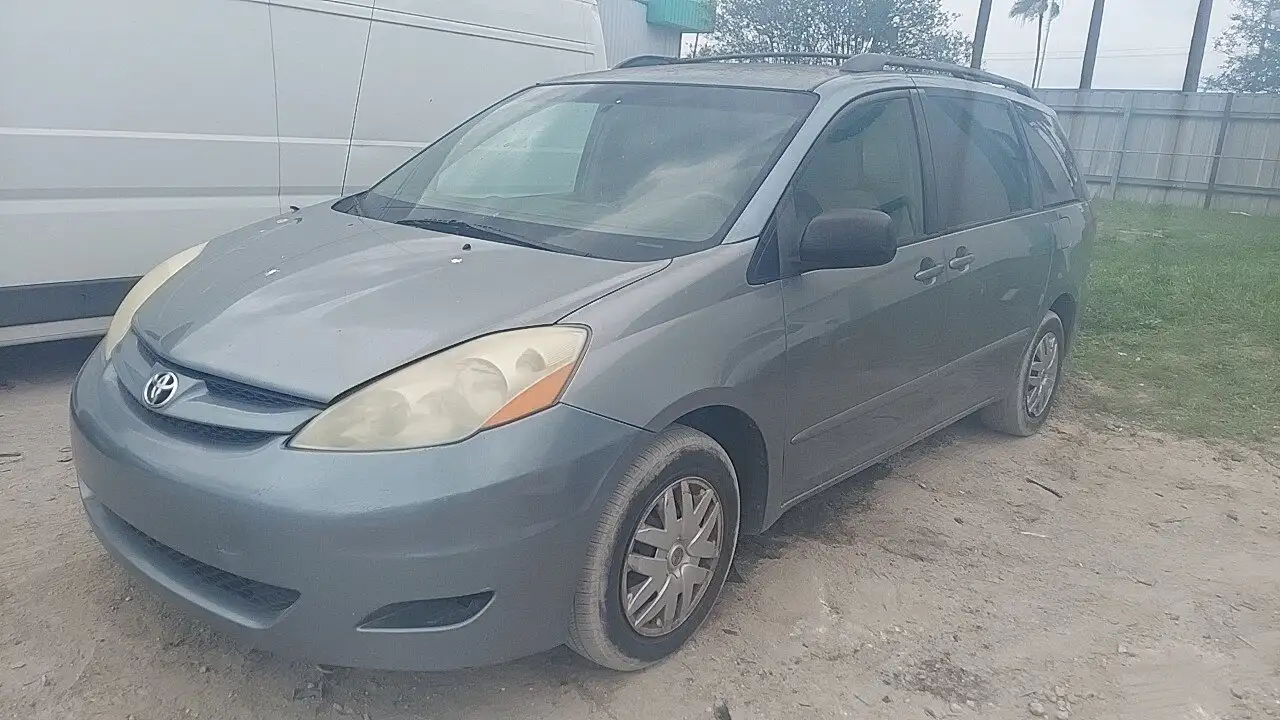 Photo of 2006 Toyota Sienna
