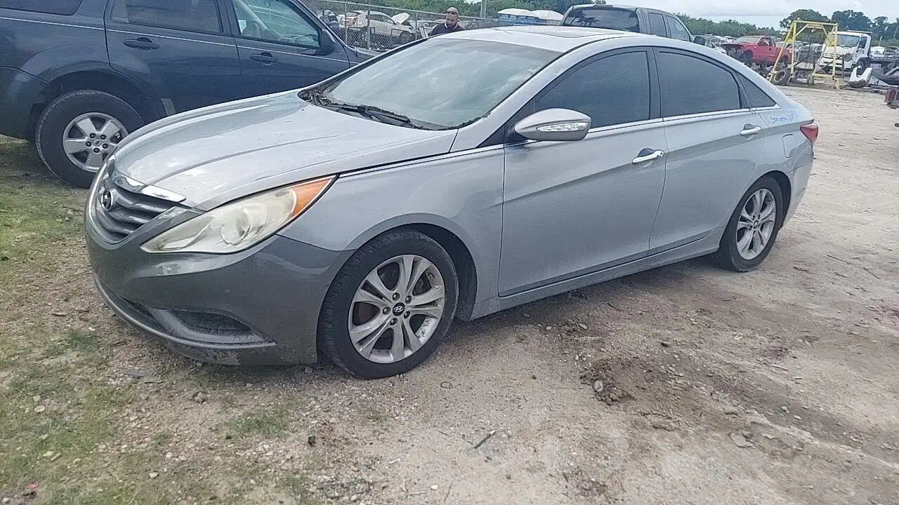Photo of 2011 Hyundai Sonata