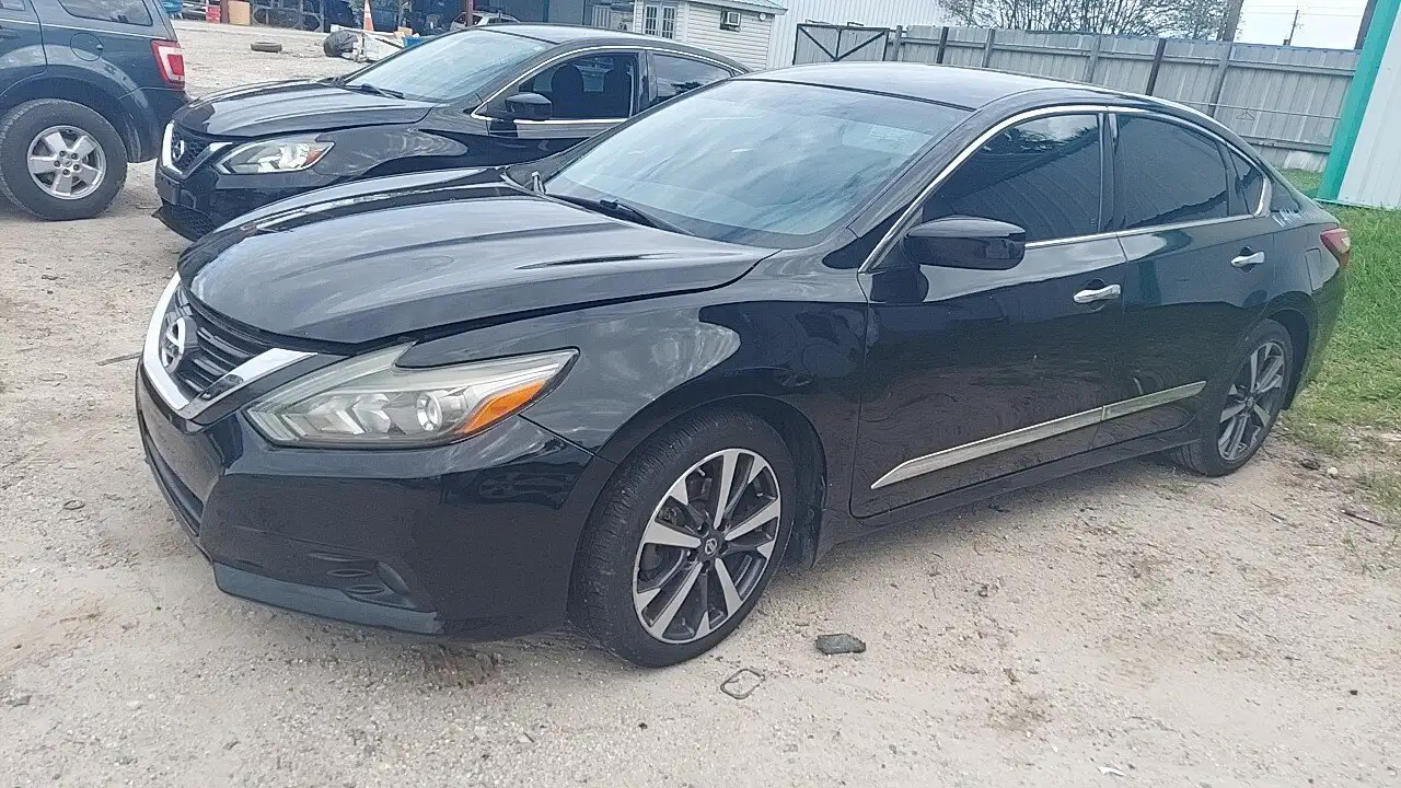 Photo of 2016 Nissan Altima