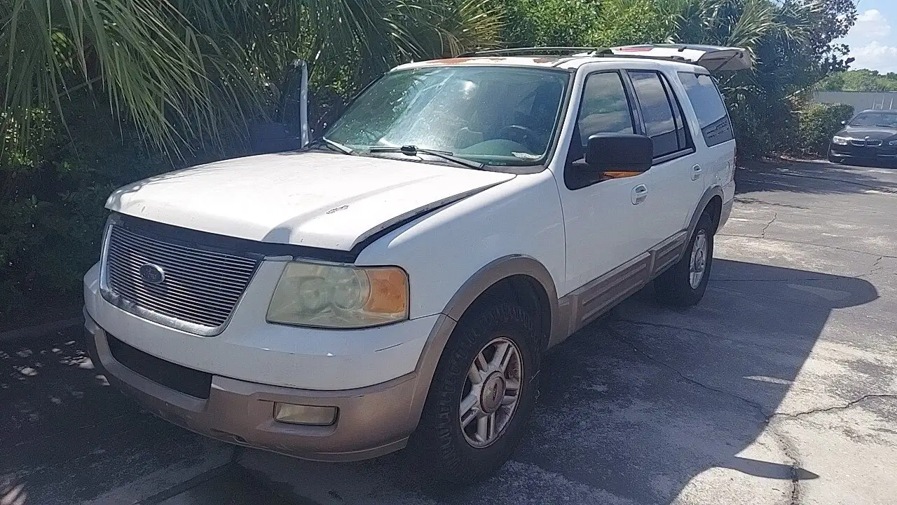 Photo of 2004 Ford Expedition