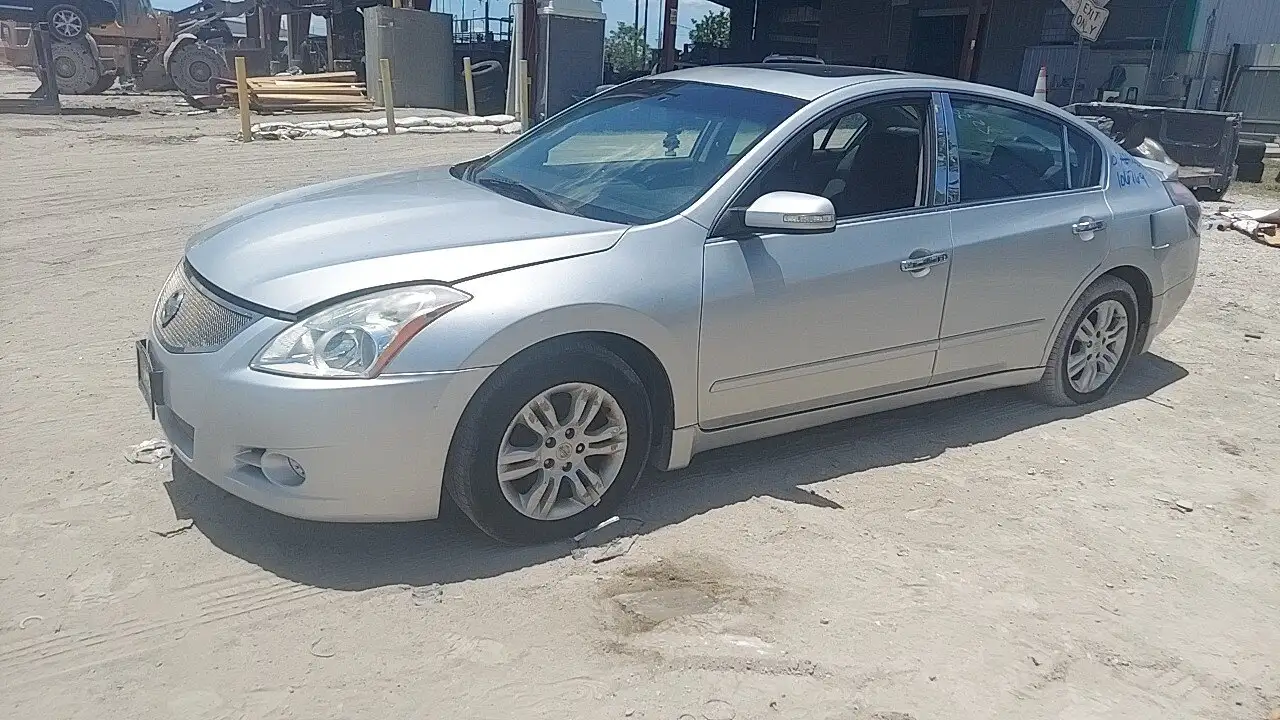 Photo of 2010 Nissan Altima