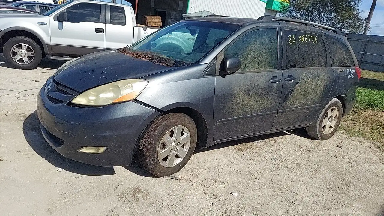 Photo of 2006 Toyota Sienna